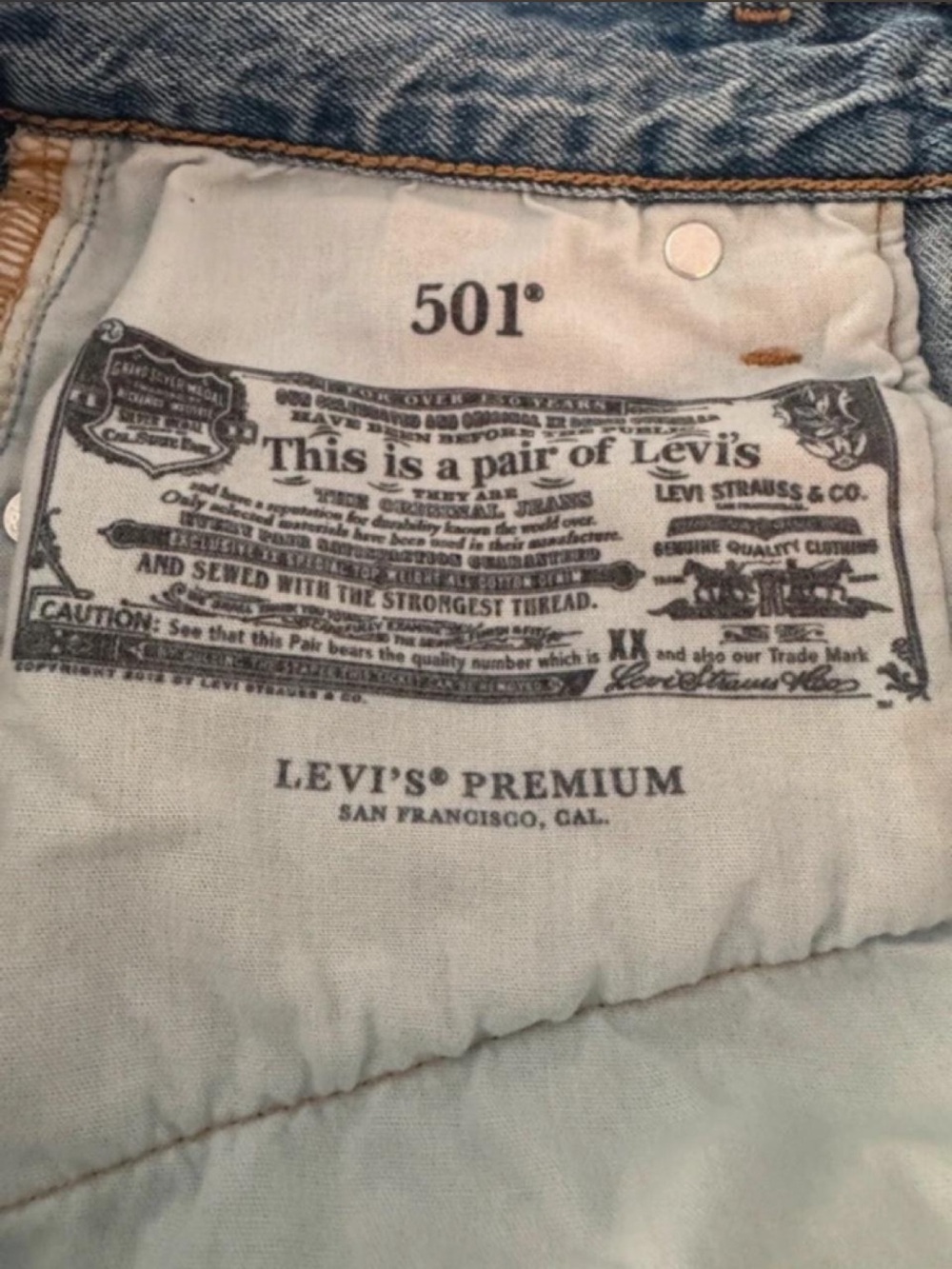 Levi’s 501 90s in rare Light wash - Picture 4 of 8